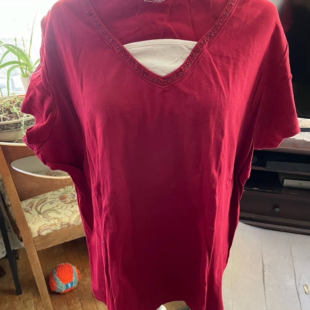 Venezia red and white beaded v neck tshirt. Good condition 22/24
